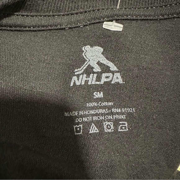 NHLPA Pittsburgh Penguins Heart Black Graphic Long Sleeve Tee Size S NWOT - Picture 3 of 6